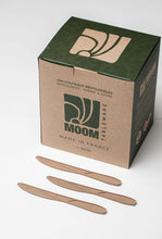 Charger l'image dans la galerie, Boîte kraft de 400 couteaux en canne à sucre réutilisables, Made in France, 16 cm, design écologique.
