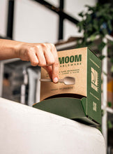 Charger l'image dans la galerie, Box of biosourced ice cream spoons made from sugar cane, being opened, eco-friendly tableware made in France.