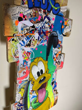 Charger l'image dans la galerie, Tableau Pop Art Pluto en bois, inspiré de Disney, décor vibrant et unique pour un intérieur amusant.