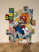 Charger l'image dans la galerie, Tableau en bois de palette représentant MARIO dans un style pop art coloré et vibrant.