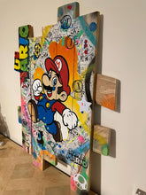 Charger l'image dans la galerie, Tableau pop art MARIO sur toile en bois, vibrant et coloré, intégrant bandes dessinées et peinture acrylique.
