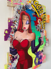 Charger l'image dans la galerie, Tableau Pop Art de Jessica Rabbit en bois recyclé, vibrant et coloré, hommage à l'icône de Roger Rabbit.