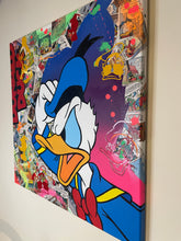 Charger l'image dans la galerie, Tableau Pop Art de Donald Duck, peinture acrylique et stickers, couleurs vibrantes et dynamiques.