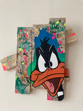 Charger l'image dans la galerie, Contemporary pop art tableau featuring Daffy Duck on wooden palette boards with vibrant acrylic paint.