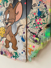 Charger l'image dans la galerie, Original Pop Art tableau of Jerry the mouse from Tom and Jerry, made from palette wood with colorful accents.