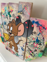 Charger l'image dans la galerie, Tableau original Pop Art représentant Jerry de Tom et Jerry sur des planches de palette colorées.