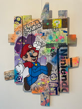 Charger l'image dans la galerie, Tableau POP Art de Mario Bros sur palettes, vibrant et coloré, fusionnant recyclage et créativité artistique.