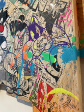 Charger l'image dans la galerie, Colorful close-up of a Pop Art tableau featuring Titi and Grosminet on recycled wood, showcasing vibrant acrylic paint.