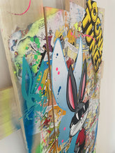 Charger l'image dans la galerie, Tableau Pop Art Bugs Bunny with vibrant colors and comic book elements on wooden palette base.