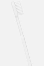 Charger l'image dans la galerie, Brosse à dents française Caliquo tête rechargeable medium en bioplastique blanc, écologique et durable.