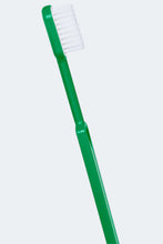 Charger l'image dans la galerie, Brosse à dents Caliquo verte avec tête rechargeable en bioplastique, fabriquée en France, écologique et durable.