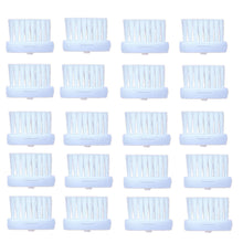 Charger l'image dans la galerie, Recharges de brosse à dents enfant, 20 unités, à poils doux, pour l'émail des dents de lait, dans un sac en Kraft écologiquement responsable.