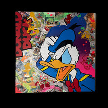 Charger l'image dans la galerie, Tableau Pop Art de Donald Duck, réalisé en acrylique et bombes de peinture, intégrant stickers colorés.