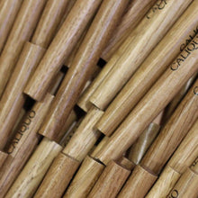 Charger l'image dans la galerie, Brosse à dents rechargeable en bois chêne poils mediums | Novela