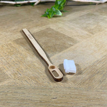 Charger l'image dans la galerie, Brosse à dents rechargeable en hêtre Caliquo | Novela