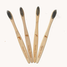 Charger l'image dans la galerie, Brosses à dents Jungle en bambou naturel poils souples | Novela